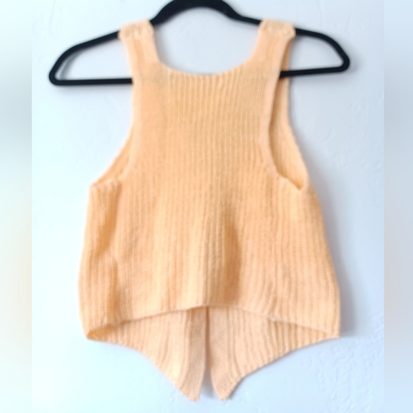 Edit By Nine Peach Knit Sleeveless Top/Vest - Picture 6 of 9